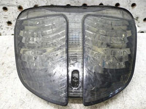 LUZ TRASERA SUZUKI 06 07 GSXR600 LÁMPARA DE FRENO FABRICANTE DE EQUIPOS ORIGINALES - Imagen 1 de 12