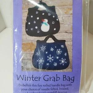 My Bagatelle Knitting Pattern - Winter Grab Bag - Beaded Bag Pattern kit - Picture 1 of 6