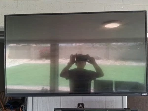 VIZIO 43" Smart TV 2024 And 24" Samsung - Picture 1 of 6