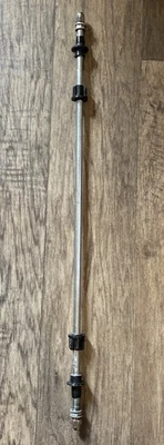 Piezas de triciclo Schwinn Roadster: eje de triciclo + todos los herrajes y ojales necesarios Foto 1 de 2