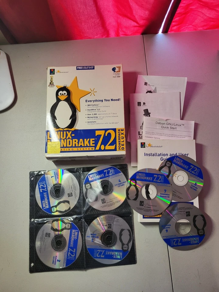 Linux Mandrake 7.2 Deluxe 2001 Operating System Software Big Box 7 CD'S Manuals - Image 1 of 4