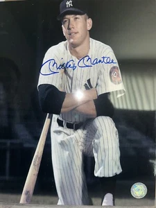 MICKEY MANTLE Autographed Photo 8x10 With Certificate of Authenticity - Picture 1 of 7