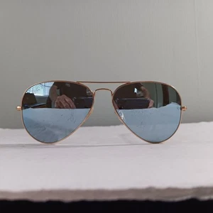 Vintage Occhiali da sole aviatore Ray-Ban montatura oro specchiato blu chiaro (Made in Italy) - Foto 1 di 7