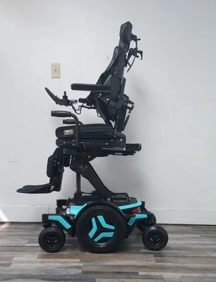 PERMOBIL M3 POWER WHEELCHAIR,POWER TILT,RECLINE,LEGS & LIFT. SMALL INDIVIDUAL. - Image 1 of 4