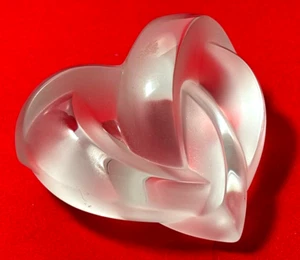 Authentic Lalique Clear Satin Crystal Entwined Knotted Heart Paperweight - Picture 1 of 13