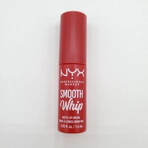 NYX Professional Smooth Whip Crema Labial Mate en Crema Cereza Mini 0.05 fl oz NUEVO - Imagen 1 de 4