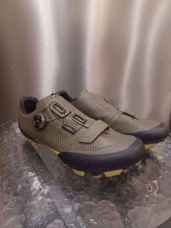 Zapatos de ciclismo Fizik X5 Terra para hombre EU 42.5, US 9.5 verde militar/verde oscuro Foto 1 de 4