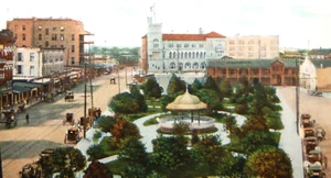 PRE 1920s COLOR POSTCARD SAN ANTONIO TX ALAMO PLAZA PARK HORSE CARRIAGE UNPOSTED - Picture 1 of 3
