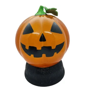 Globo de agua giratorio ahumado Jack-O-Lantern calabaza iluminado de Halloween de 7" H - Imagen 1 de 4