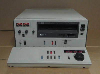 Sony U-Matic VO-5630 Video Cassette Tape Recorder + Fernbedienung RM-580 - Bild 1 von 4