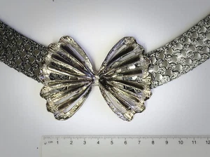 Cinturón plateado con hebilla original ("lazo") - Imagen 1 de 4