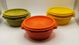 Juego De Colección De 3 Cuencos Tupperware Con Tapas Verde Amarillo Naranja Cosecha # 1323 (W4 - Imagen 1 de 7