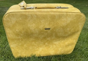 SAMSONITE Sonora - Vintage MCM Yellow Soft Suitcase Luggage + ID Tag - 28x22x10 - Picture 1 of 24