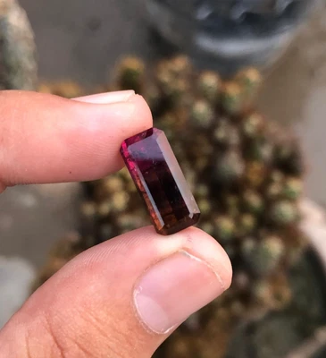 5.40 cart top quality natural bi color tourmaline loose gemstone from Africa - Image 1 of 4