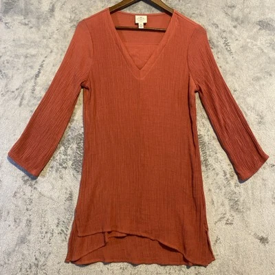 St. John's Bay Tunic Top Womens Sz M Tall Coral 3/4 Sleeve V-Neck Beachy Resort - Image 1 of 4