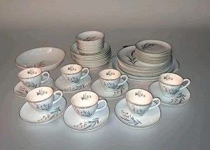 Vintage 7 Place Harmony House Coral Bell Dinnerware Japan Ovenproof - Picture 1 of 8