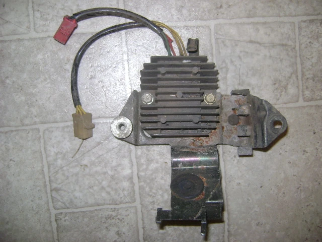 1982 HONDA CX 500 REGULATE RECTIFIER WITH BRACKET - Image 1 of 1