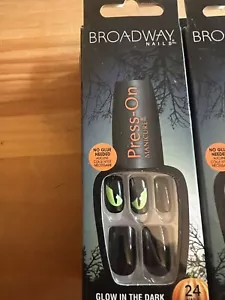 Broadway NAILS PRESS ON Medium - Black Halloween Gossip Ghoul Eyes Glow in Dark - Picture 1 of 3