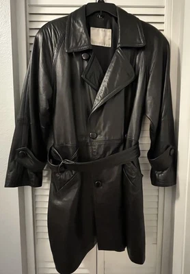 Gabardina Silhouettes de cuero genuino suave para damas negra cierre de botones y corbata M Foto 1 de 4