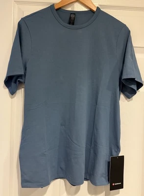 Nueva con etiquetas Camiseta Para Hombre Lululemon Mediana Algodón Orgánico Calce Clásico WSDN Azul Foto 1 de 4