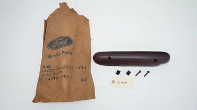 APOIO DE BRAÇO PARA PORTA VERMELHA DO LADO ESQUERDO DO MOTORISTA FORD MUSTANG 1968 NOS, C8ZZ-6524441-D2D. - Imagem 1 de 3