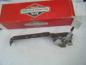NEW BRIGGS AND STRATTON PLATE CONTROL    P/N 391503 - Picture 1 of 1