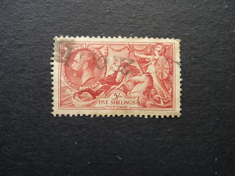 GREAT BRITAIN. KING GEORGE V. 1934. 5/- RE-ENGRAVED SEAHORSE  SG451 - Image 1 of 1