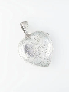 VINTAGE 925 STERLING SILVER DANGLE HEART LOCKET PENDANT - HAND ENGRAVED - Picture 1 of 9