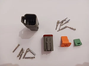 WATERPROOF MULTI PIN CONNECTOR.OUTBOARD,CAR,VAN,BIKE,QUAD ETC.6 PIN. - Picture 1 of 6
