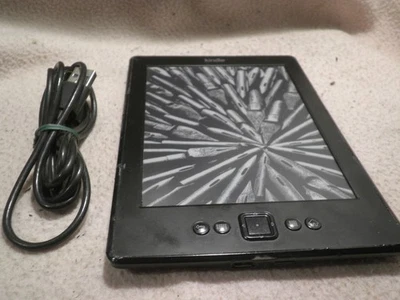 EBOOK KINDLE 5° GEN. NERO 2GB BUONE CONDIZIONI GENERALI - Immagine 1 di 4