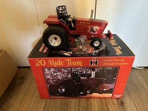 1/16 IH Super Stock 20 Mule Team Pulling Tractor SpecCast Resin - Picture 1 of 2
