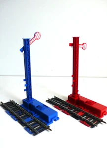 TRAINS JOUEF ÉCHELLE "HO" LOT DE 2 SIGNAUX BON ÉTAT NON TESTÉS - Imagen 1 de 5