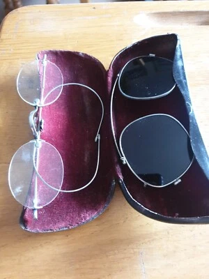 Lot 2 anciennes  paires de lunettes  - Photo 1/4