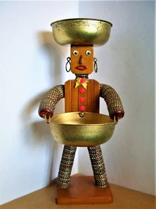 VINTAGE AUTHENTIC MID CENTURY FOLK TRAMP ART METAL WOOD BOTTLECAP MAN  BEER CAPS - Picture 1 of 12