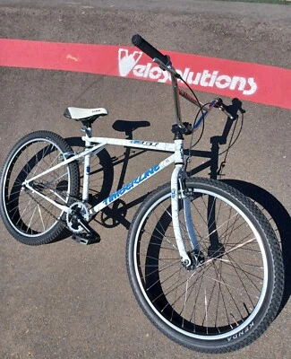 Bomba de pista GT Timberline All Terra MTB de principios de 1990 Restomod con pintura de llovizna OE Foto 1 de 4