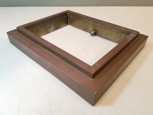 "Marco de fotos de libro de metal soldado personalizado, acabado bronce latón, 9"" x 11"" x 1,75" - Imagen 1 de 11