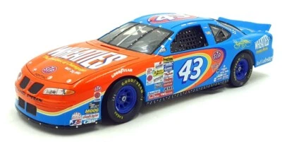 Hot Wheels 1/24 Scale 28705 - 2000 Pontiac Grand Prix Wheaties #43 - Image 1 of 4