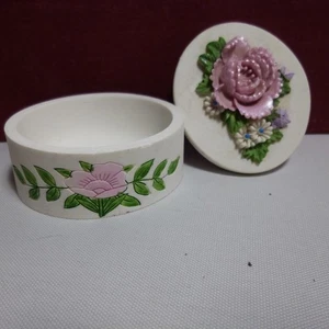 Schmuckschatulle - erhabene rosa Blumen auf Deckel & Seiten - NEUWERTIG - Bild 1 von 6