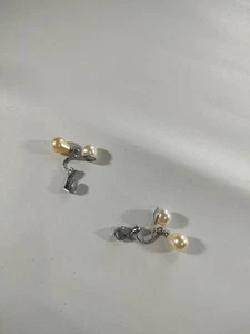 Pendientes Vintage Pequeño Clip Clap En Color Marfil Perla y Lágrima - Imagen 1 de 6