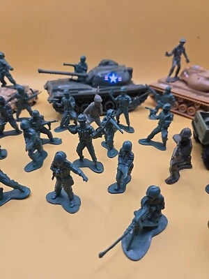 Tanque del ejército de la Segunda Guerra Mundial y juguetes para hombres del ejército, 3 tanques y 30 soldados 2009 Matchbox Abrams tanque Foto 1 de 4