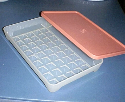 TUPPERWARE Hot Dog or Sausage Links Keeper & Meat Marinade 1292 & Seal 1293 PINK - Image 1 of 3