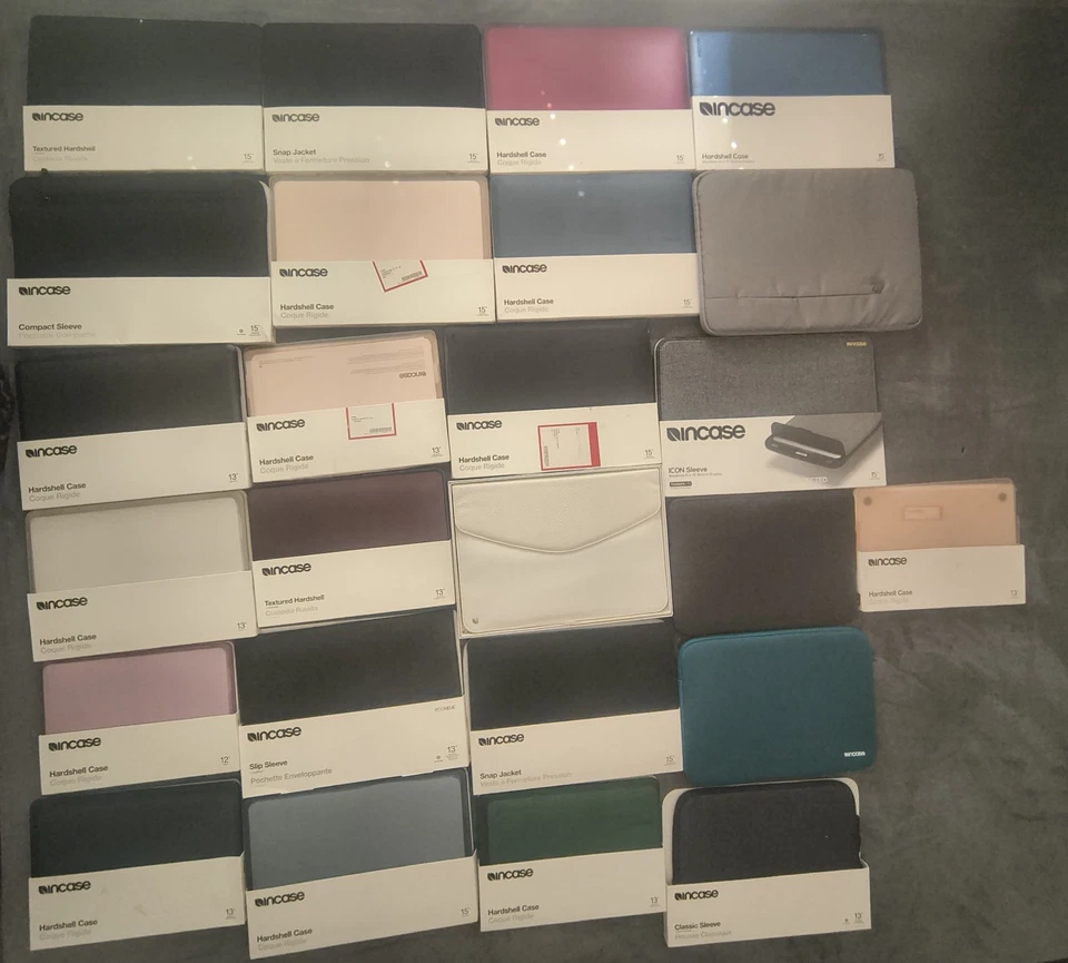 Lote de 26 fundas Incase nuevas para MacBook, laptop y tablet – Alta calidad – - Image 1 of 1