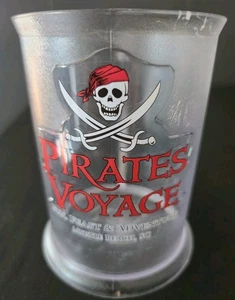 Tazza SC Pirates Voyage Fun Feast & Adventure Myrtle Beach grigio fumo - Foto 1 di 4