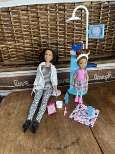 Barbie Dentist Doll and Chelse with Accessories - Picture 1 of 4