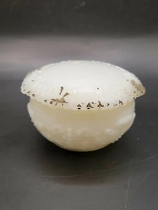 Vaso de leche antiguo victoriano en relieve tocador/caja de baratijas con tapa - Imagen 1 de 5