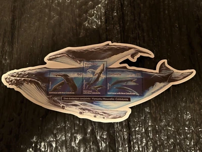 GIANTS OF THE DEEP -VANUATU SPERM WHALE mini-sheet Scott 787A in shape whale MNH - Image 1 of 2