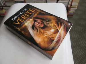 BRAGELONNE.  VERITE ..DAWN COOK ..L'Integrale Vol 1 .. - Bild 1 von 1