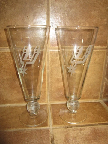 2 San Antonio Spurs Beer Glasses with Etched Logo & Basketball Stem - VGUC Cover