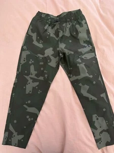 Under Armour - Camo Sweat Pants - Youth M - Green - Pre-Owned  - Picture 1 of 5