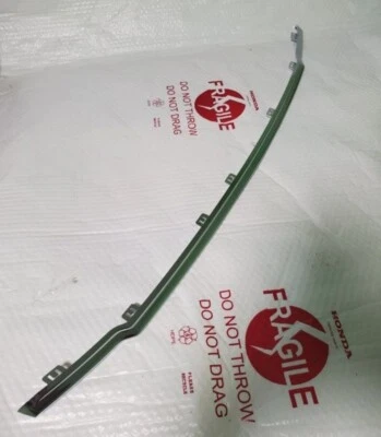 Rejilla del radiador bisel aleta hoja moldura pieza OEM # DS7Z 8200 FACP Ford Fusion Foto 1 de 4